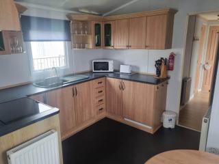 S295 3 BED DELUXE PET FRIENDLY CARAVAN - Chapel Saint Leonards - 6