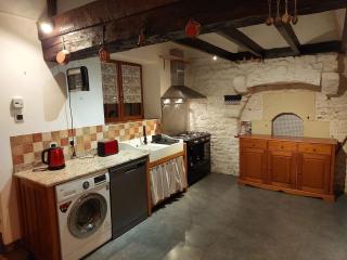 MAISON LA BURELIERE - holiday home for families, groups, couples - Gorron - 1