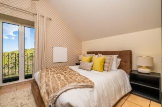 Ocean Panorama House by Madeira Sun Travel - Calheta - 1