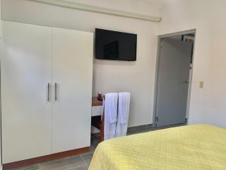 Remarkable 1-Bed Apartment in Noord - Noord - 4