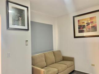 1 Bed Apartment Sleeps 2 - Pool Parking Wifi - 7