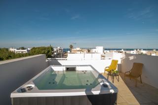 VILLA PONENTE - Beach & Jacuzzi - Torre Santa Sabina - 0