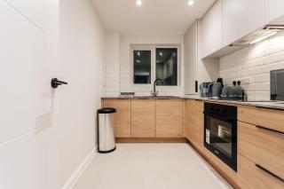 Modern Peaceful Flat in Town - 4