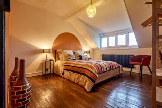 La Villa en Loire, avec Jacuzzi 6 places, Piscine chauffée, boulodrome, salle de jeu, 6 Chambres, vue Loire, 350M2 - La Charité-sur-Loire - 3