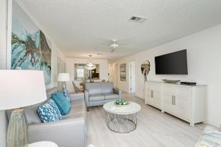 Absolute Anna Maria-Private Beach Access-Heated Pool-Water Views From Every Room - 3
