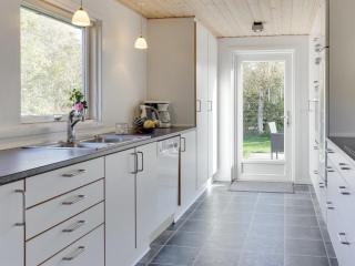 Holiday Home Elisabeth - 400m from the sea by Interhome - Neksø - 2