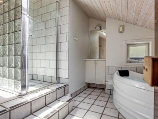 Holiday Home Sylvia - 700m from the sea by Interhome - Neksø - 2