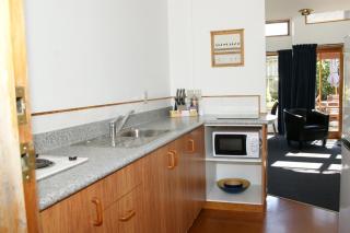 Cascades Lakefront Motel - Taupo - 2