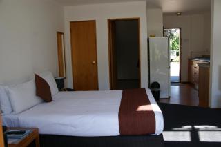 Cascades Lakefront Motel - Taupo - 1