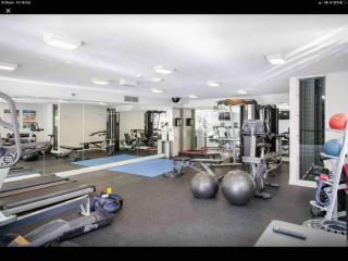 8401 Modern 2 Bedroom Apartment with Ocean Glimpses - Noosa Heads - 4