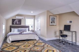 4BR Victorian Walk to UC Davis & Shriner Med Cen - Sacramento - 3