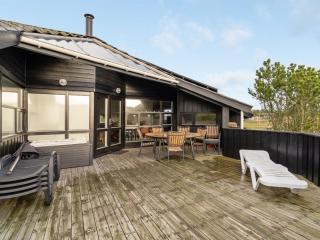 Holiday Home Emund - 900m from the sea by Interhome - 4