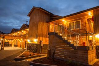 Pelican Shores Inn - 3