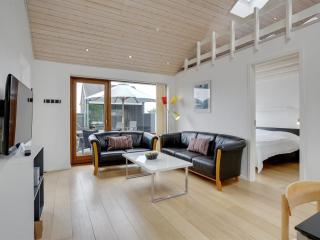 Apartment Elara - 200m from the sea by Interhome - Lakolk - 2