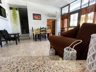 Nionas Cheerful House - - 6