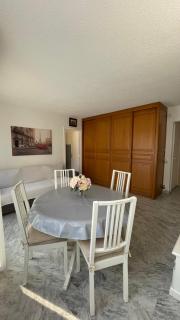 JUAN LES PINS, T2 Cosy et confortable, avec PARKING en sous-sol, proche plages et commerces - Antibes - 4