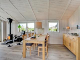 Holiday Home Erza - 500m from the sea by Interhome - 1