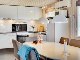 Holiday Home Maikel - 900m from the sea by Interhome - 7
