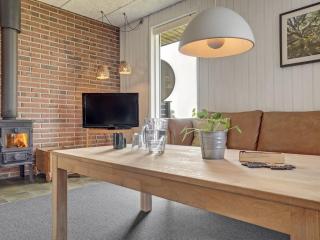 Holiday Home Chumani - 900m from the sea by Interhome - Torsted - 2