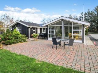 Holiday Home Antonella - 850m from the sea by Interhome - Løkken - 0
