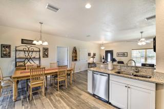 Canalside Crystal River Home with Dock and Kayaks - Crystal River - 4