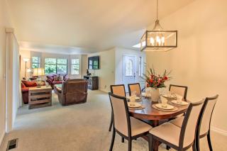 Quiet Lakefront Olympia Home with Dock on Half Acre - Olympia - 7