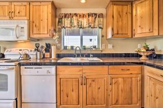 Cozy Ski Cabin with Deck Near Taos Ski Valley! - San Cristobal - 3
