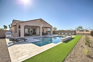 Private Pool and Grill Modern Goodyear Retreat - Goodyear - 0