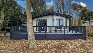 Beautiful Lodge With Decking At Azure Seas In Suffolk, Sleeps 6 Ref 32217Og - 9