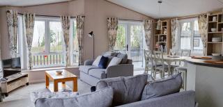 Beautiful Lodge With Decking At Azure Seas In Suffolk, Sleeps 6 Ref 32217Og - Lowestoft - 6