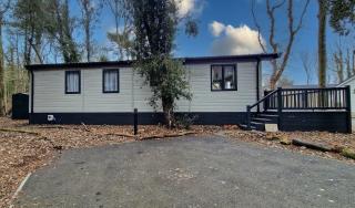Beautiful Lodge With Decking At Azure Seas In Suffolk, Sleeps 6 Ref 32217Og - 5