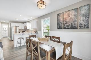 Short walk or shuttle to wide open public beach! - Santa Rosa Beach - 9
