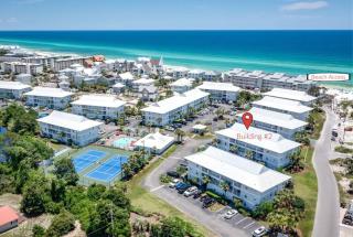 Short walk or shuttle to wide open public beach! - Santa Rosa Beach - 2