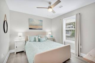 Short walk or shuttle to wide open public beach! - Santa Rosa Beach - 1