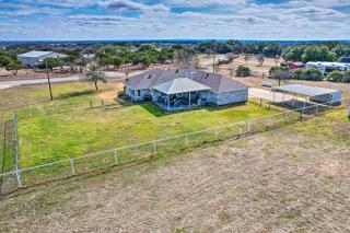 Leaping Toad Ranch about 9 Mi to Lake Granbury! - Granbury - 1