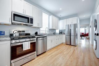 Avondale Condo Near Classic Bars, Eateries, and More! condo - 7