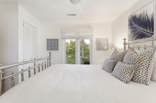 1001 E Arctic Out of the Blue Stunning Oceanfront Home - Folly Beach - 4