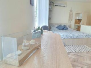 Lovely Open Space Apartment with Wonderful View - Boergas - 8