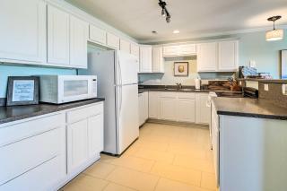Oak Island Condo - Walk to the Beach! - Oak Island - 2