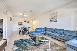 Less Than 1 Mi to Siesta Key Beach Condo with Pool - Siesta Key - 6