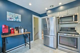 Cozy Skokie Home about 16 Mi to Downtown Chicago! - 3