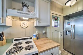 Quaint Home with Porch in Downtown Waynesville! - Waynesville - 1