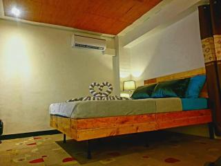 Adorable Lounge - 1 Bedroom loft w/home cinema - Manila - 0