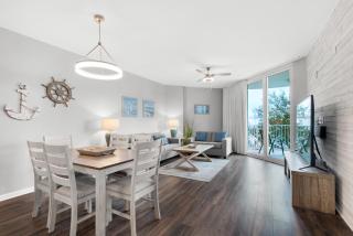 Pool Paradise with 75" TV in The Palms of Destin - 4