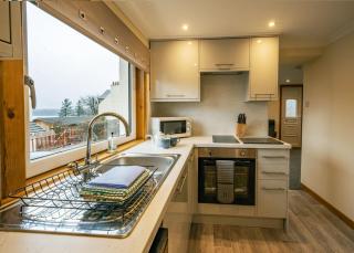 Rosewood Cottage - 2