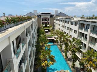 Stylish 2 Bedroom Penthouse Apt, Newly Refreshed, 50 Mbps, Pool, Gym, Resto - Kuta - 8