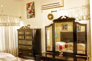 Crystoural Suites near the US Embassy - Gated & Secure - 2 Bedrooms, 2 Beds, 4 Guest - Kingston - 5