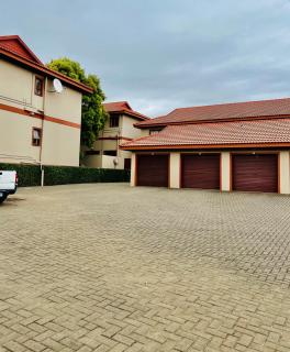Mama Rs Erbnb - Newcastle - 6
