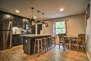 Sevierville Cabin with Hot Tub and Home Theater! - 4