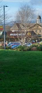 5 minutes to Glasgow airport - Paisley - 5